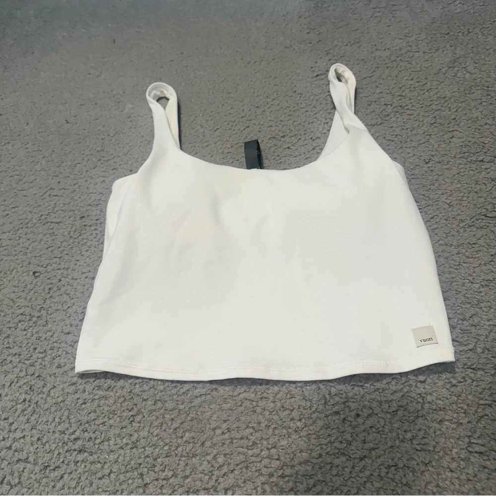 Vuori Top Womens  Daily Crop Tank Top Built-in-Bra Color White VW1027 Size M
